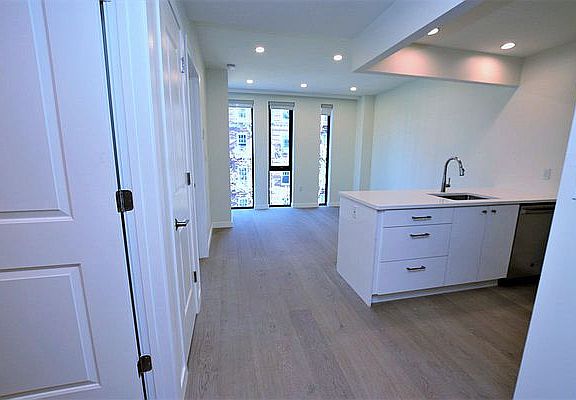 4th image of 41-26 44th St #5C