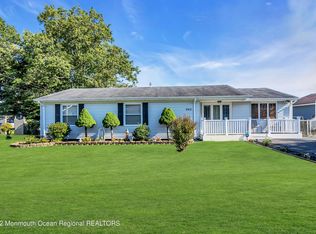 945 Spray Ave, Beachwood, NJ 08722