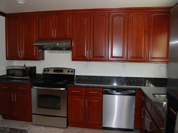 5th image of 1215 Burkette Dr