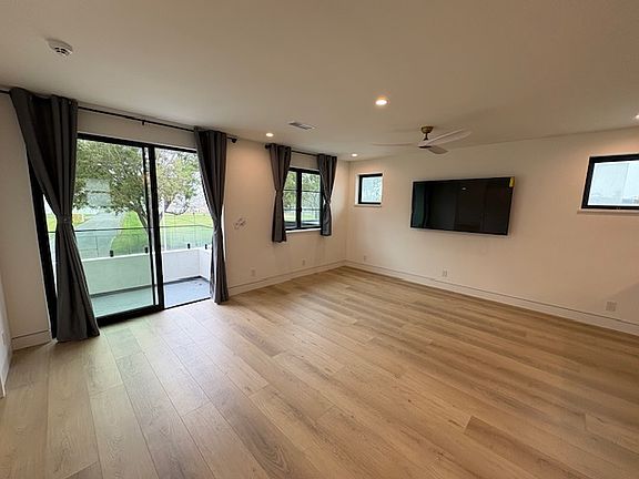 2nd image of 312 Saint Andrews Rd APT B