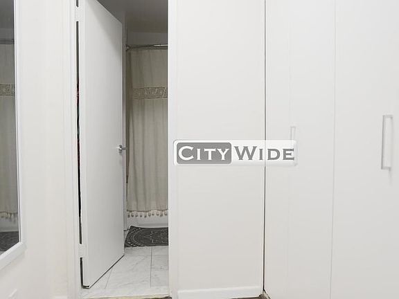 4th image of 405 E 56th St #9T