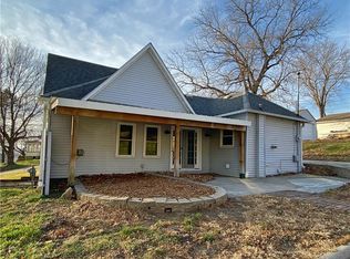 236 E Broadway St, Colfax, IA 50054