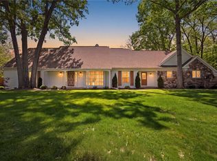 1006 Colony Ln, Charleston, IL 61920