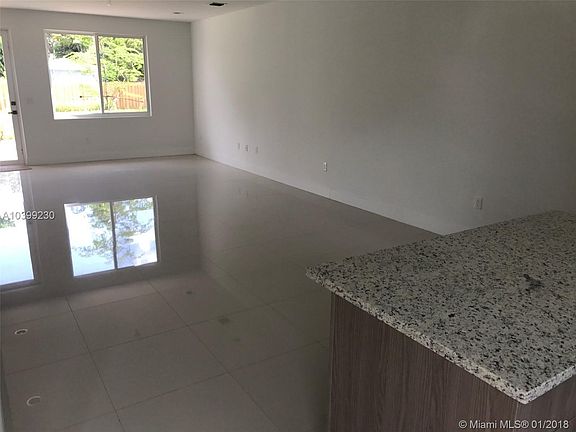 3rd image of 2013 Adams St Unit 2