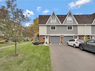 90 Ann St, Hamilton, ON L9H 5P1