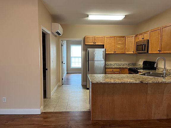 2nd image of 1602 Ryan Ave #B