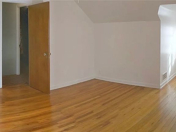 3rd image of 5726 Ira Ave #1