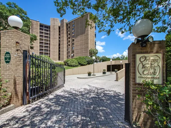 4401 LAKESIDE Drive #804, Jacksonville, FL 32210