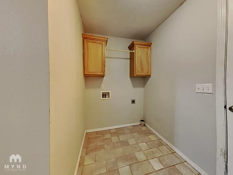 674 N Jonathan Ave — Photo 13