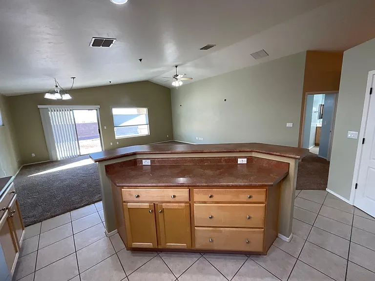 10434 E Rose Hill St — Photo 10