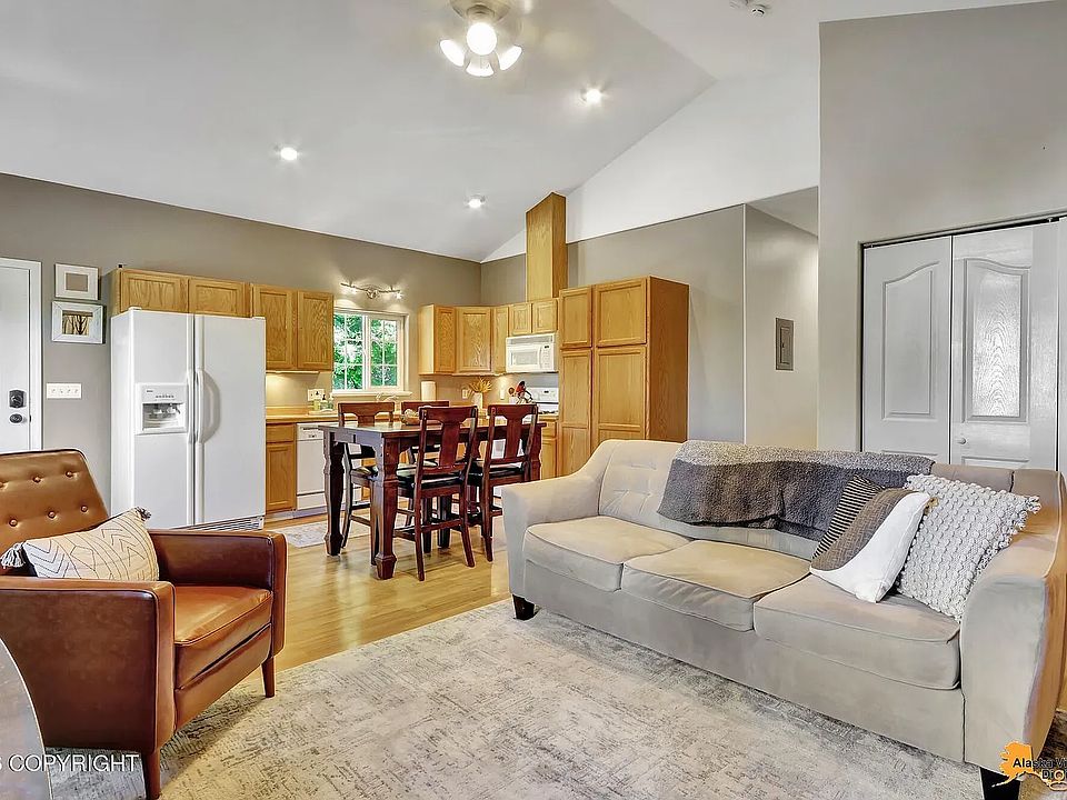 Great Room, Kitchen, Living Room, Laundry Closet