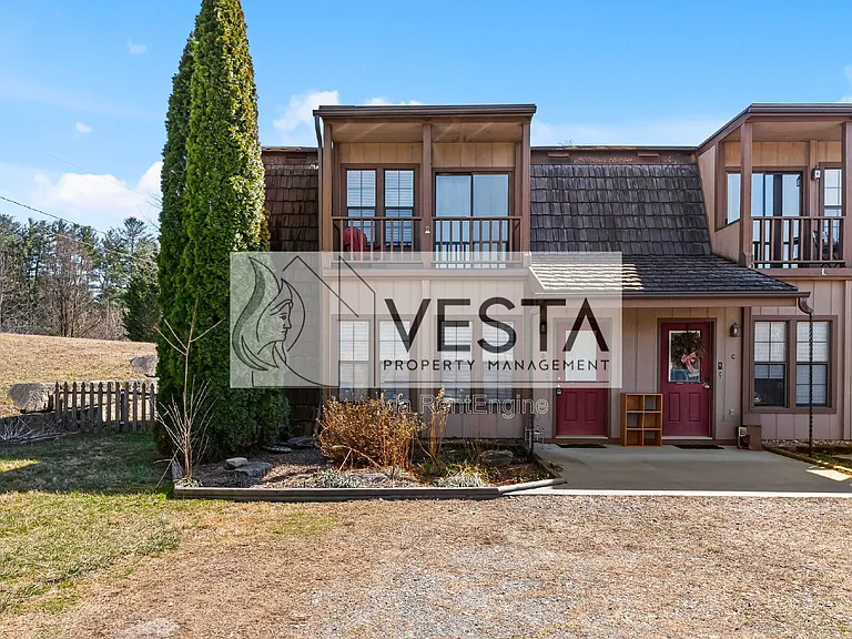588 Ray Hill Rd #D — Photo 1