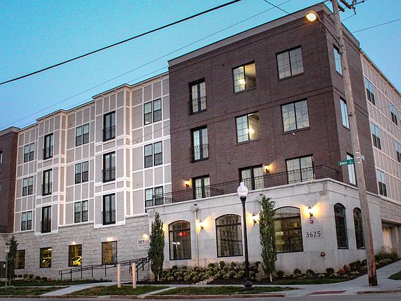 4th image of 3625 Dewey Ave APT 307