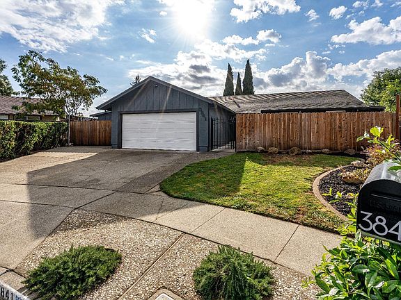 2nd image of 3841 Klamath Way