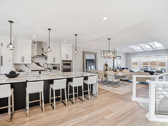 4th image of 13619 Bay Hill Dr