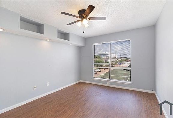 4th image of 2826 S Bartell Dr