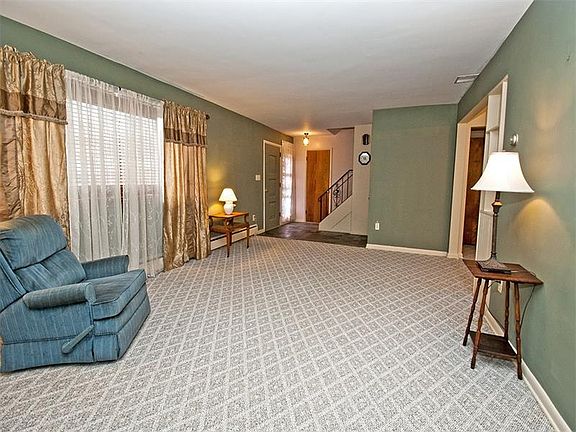 4th image of 910 Rutgers Dr
