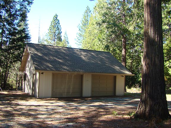 HUGE GARAGE WITH ATTIC ROOM 