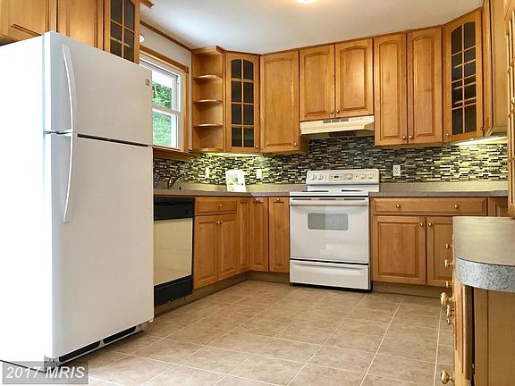 Kitchen 42" cabinets!