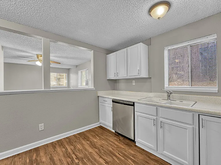 1201 Brentwood St #1209 — Photo 12