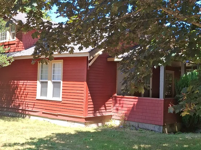 1303 Division St NW — Photo 3