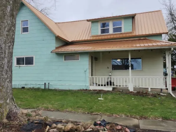 306 2nd St, Mount Auburn, IA 52313