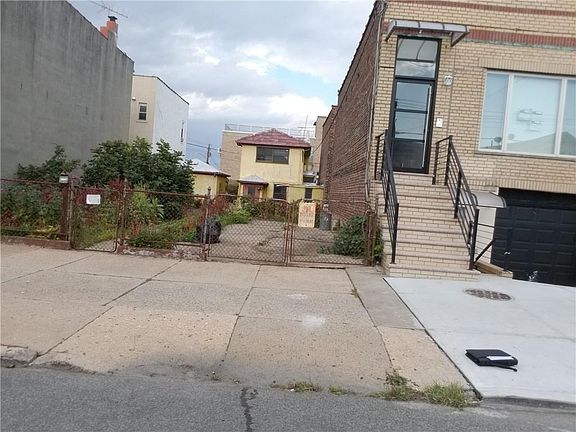 3rd image of 2705 Harway Ave