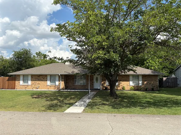 801 Dogwood Dr, Cedar Hill, TX 75104