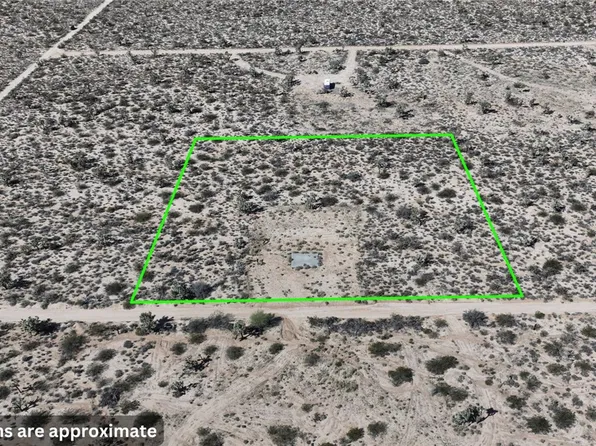 11961 S Sherry Rd, Yucca, AZ 86438