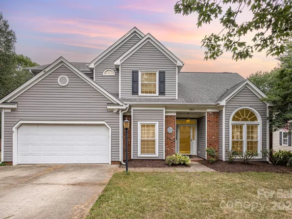 11831 Broadwater Ln, Charlotte, NC 28273