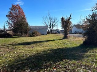 415 W Puryear Ave, Seymour, MO 65746