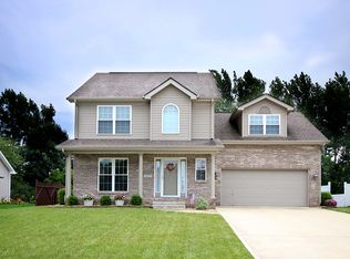 5627 Regency Dr, Columbus, IN 47203