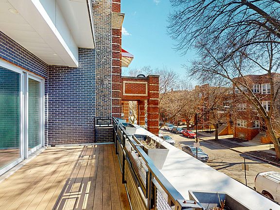 3rd image of 2328 W Rice St #2