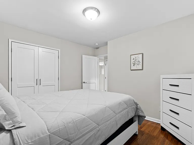 1703 W Catalpa Dr — Photo 10