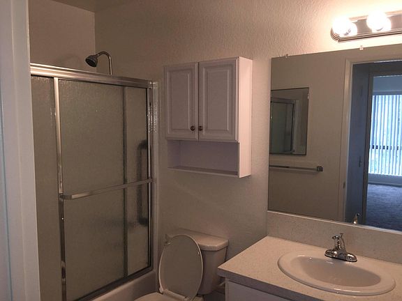 4th image of 711 Wilcox Ave #207