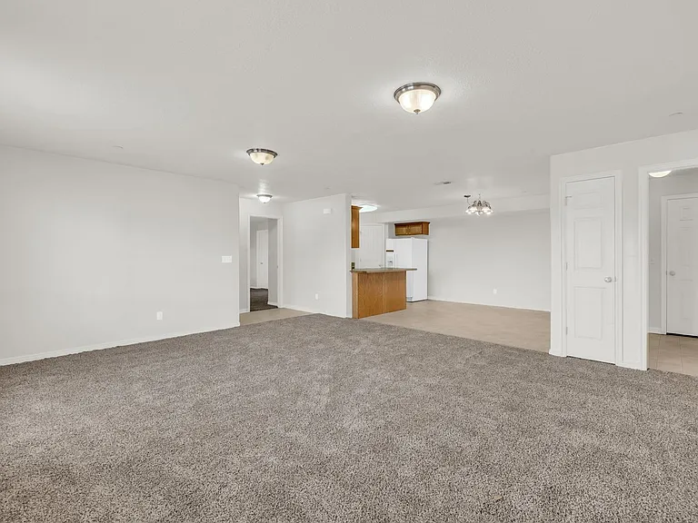 3585 E Rock Creek Rd #E8 — Photo 8