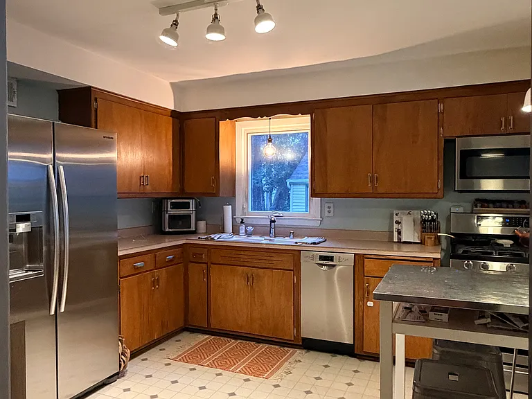 Eat in kitchen