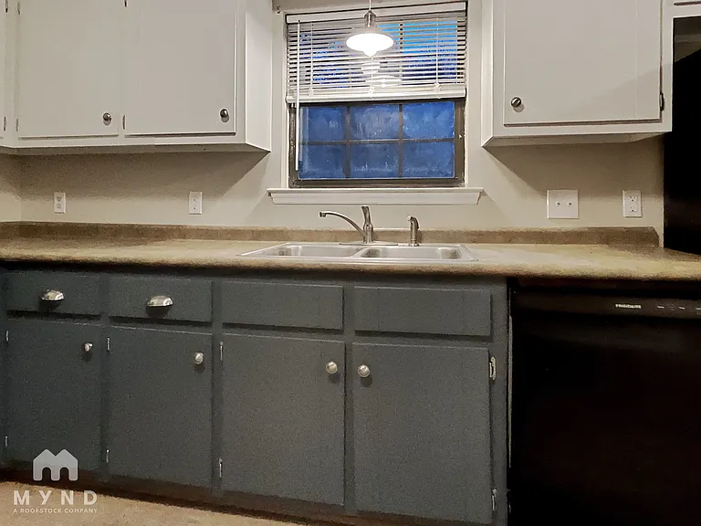 1650 Ashville Rd — Photo 5