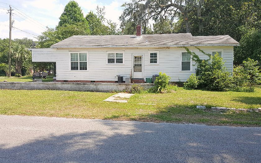 2nd image of 900 Pearl Ave