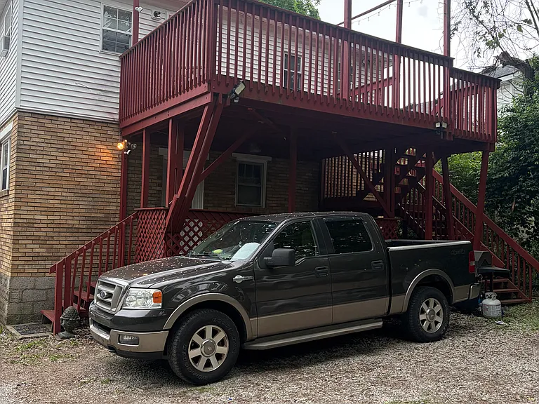 453 Oldham Ave — Photo 18