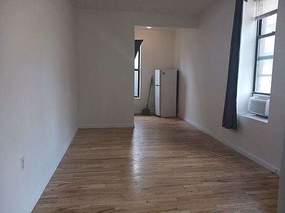 3rd image of 402 W 51st St APT 2C