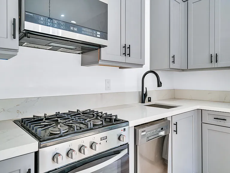 1275 S Cloverdale Ave #1/2 — Photo 4