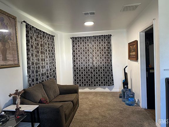 3rd image of 2605 Manor St