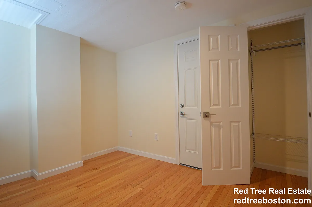 Building Photo - 1801 Beacon St #2