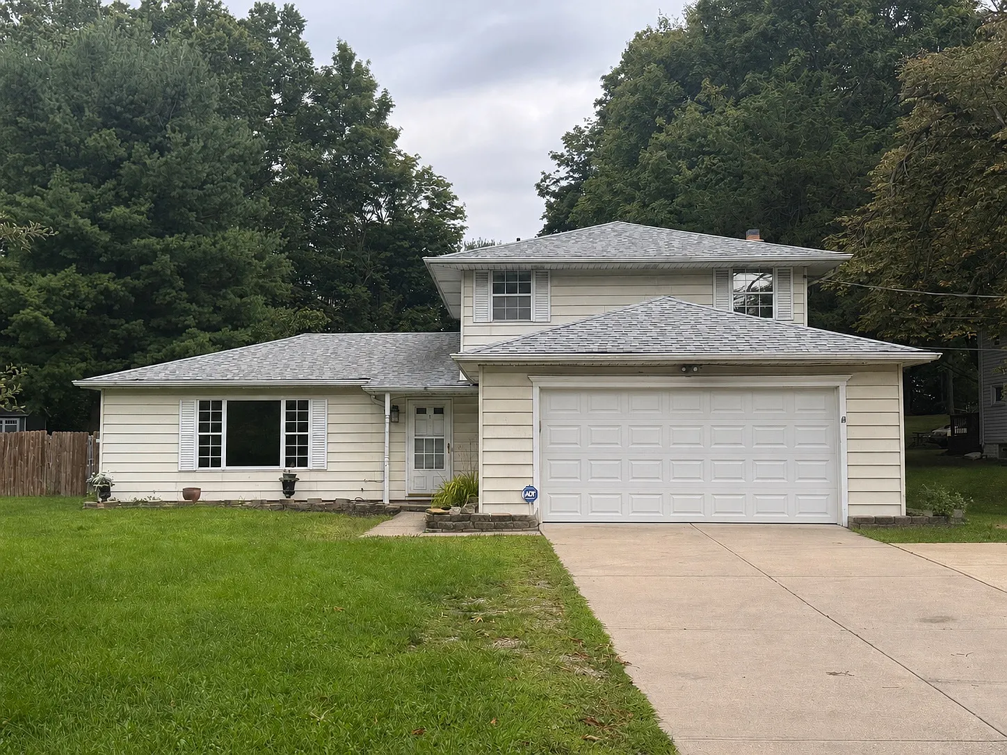 2577 Columbia Rd — Photo 1