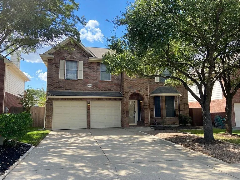 8811 Glen Canyon Dr — Photo 1