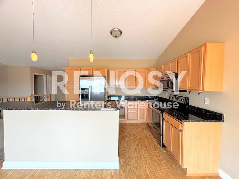 8228 Dakota Dr — Photo 24