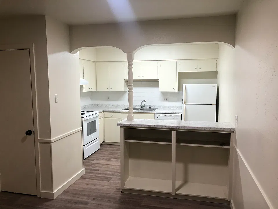 235 W Silver Sands Dr #3