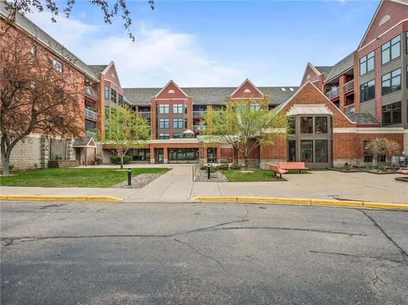 500 County Road B Rd W #113, Roseville, MN 55113