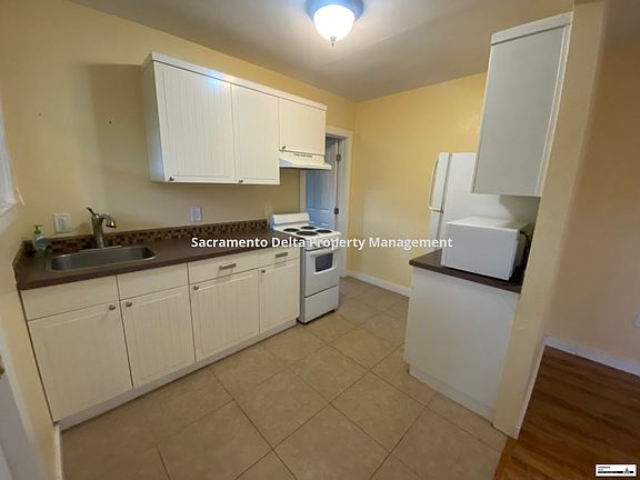 3rd image of 3330 T St Unit B